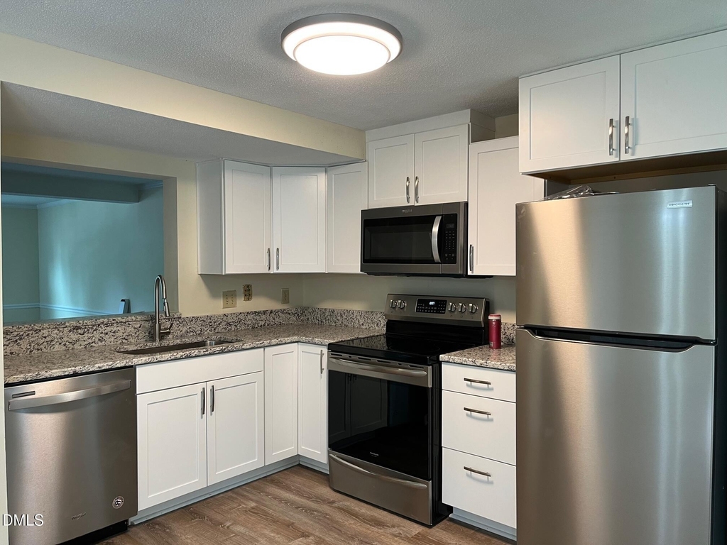 1829 Fox Sterling Drive - Photo 3