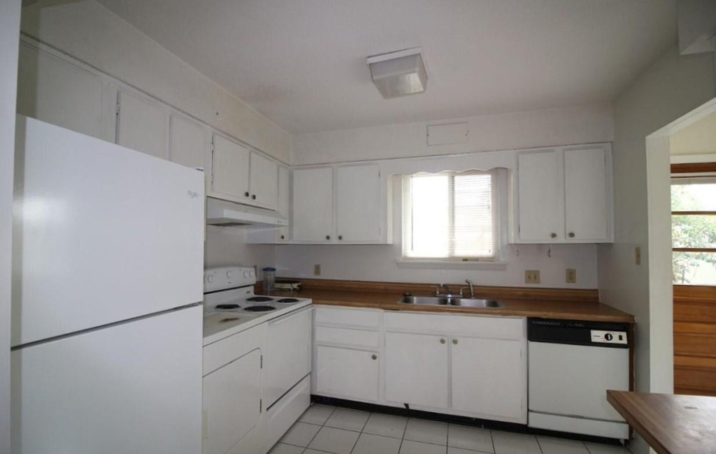 2333 Champion Court - Photo 1
