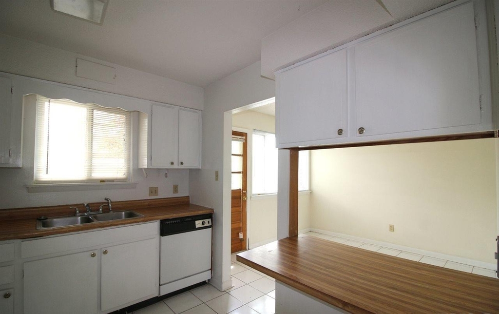 2333 Champion Court - Photo 2