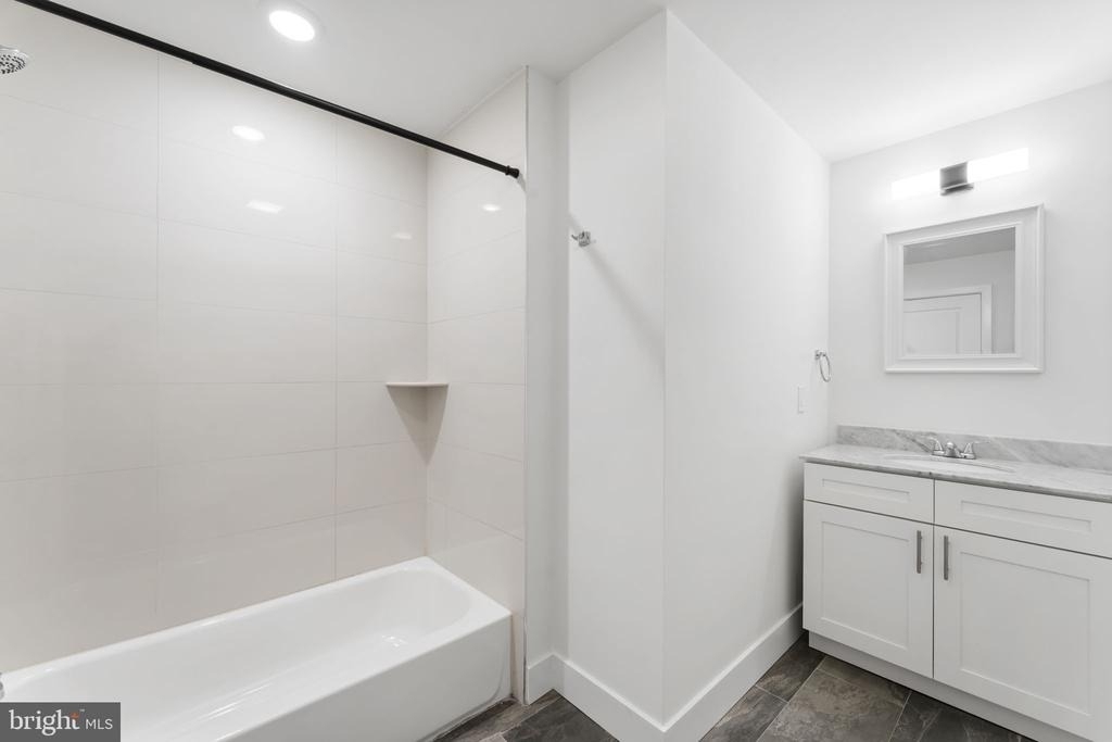 2429 W Thompson Street - Photo 9