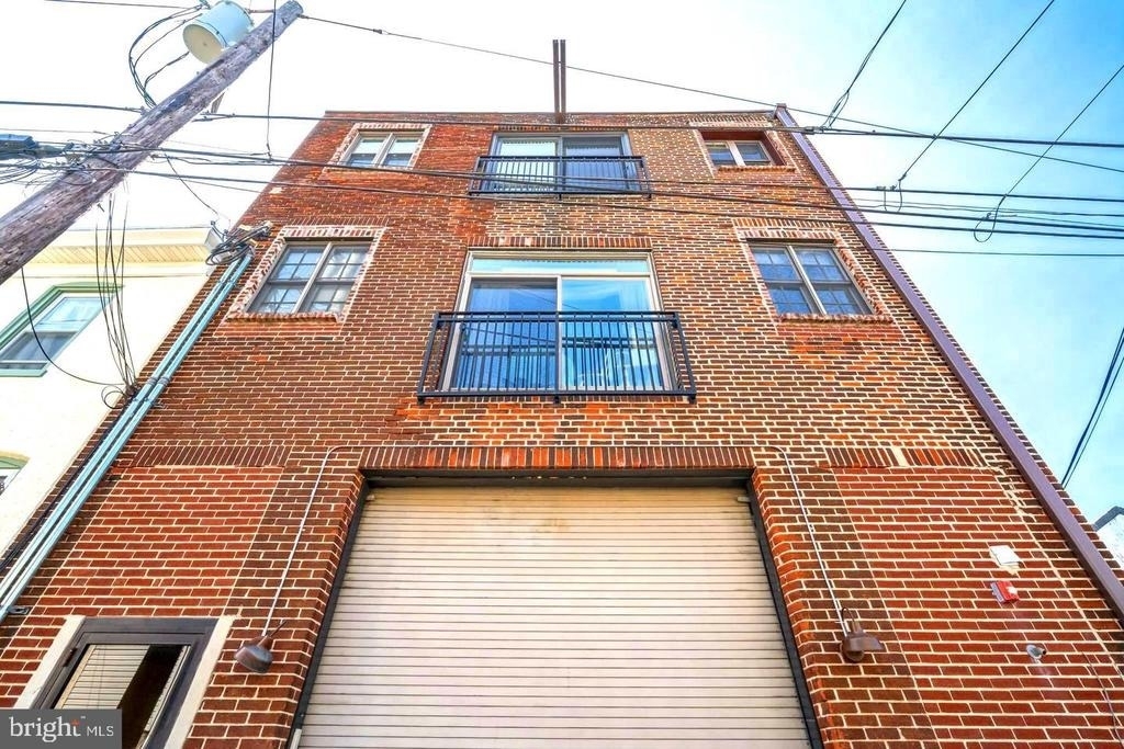 207 Rector Street - Photo 0