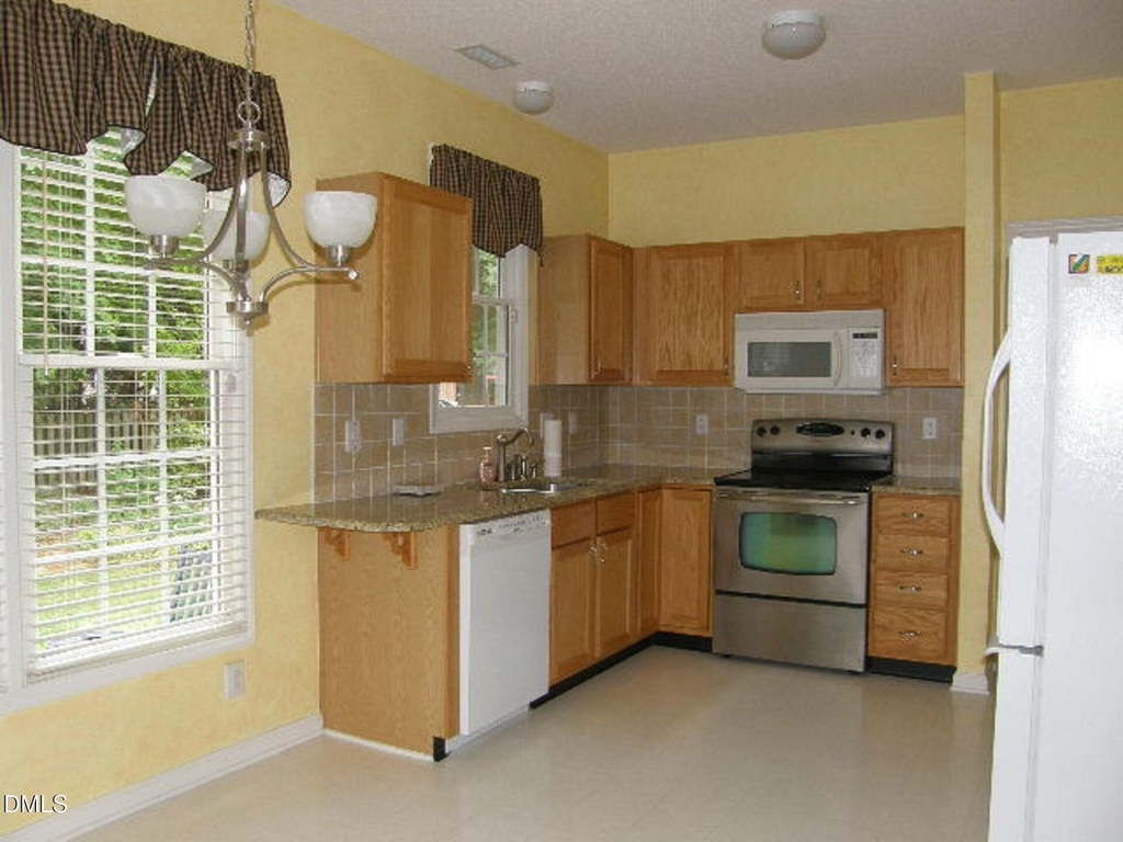 207 Cove Creek Drive - Photo 7