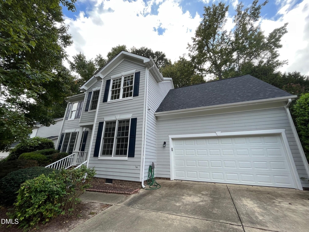 207 Cove Creek Drive - Photo 0