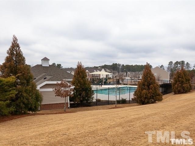 300 Dyersville Drive - Photo 8