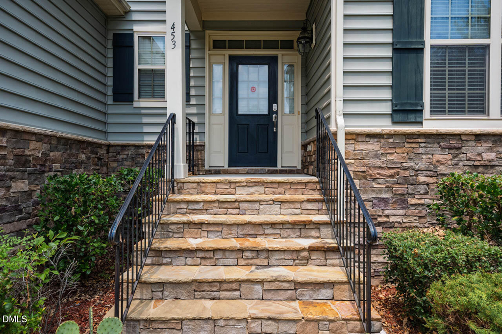 453 Sandy Whispers Place - Photo 4