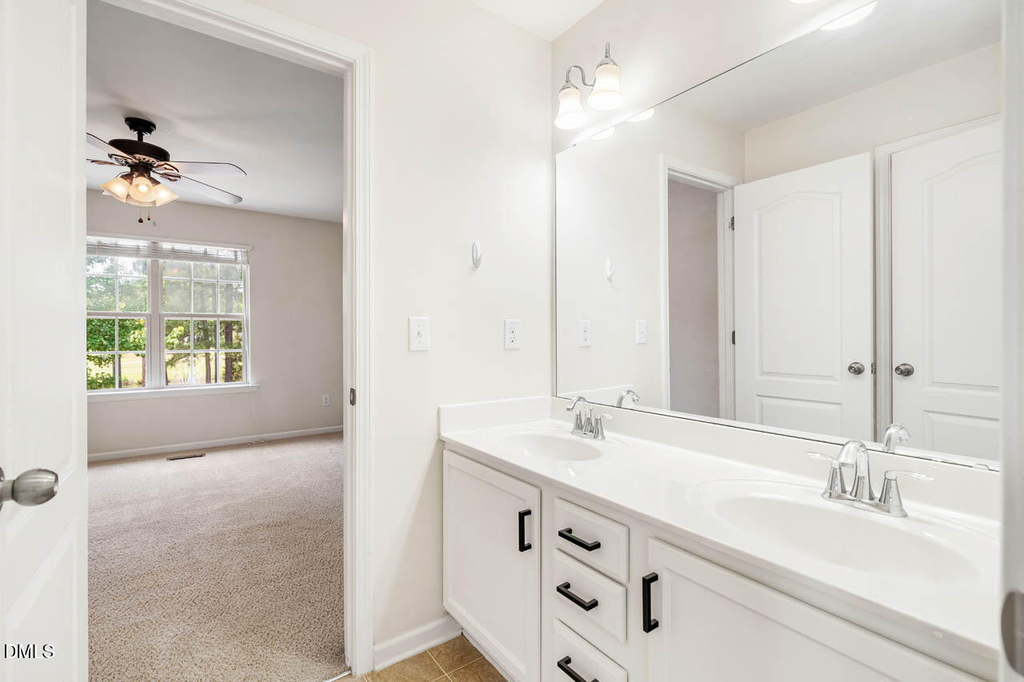 453 Sandy Whispers Place - Photo 32