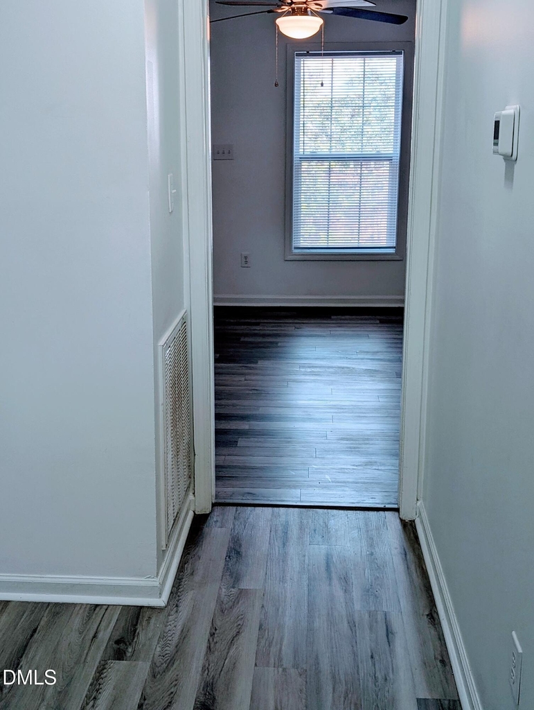 1005 Shades Place - Photo 2