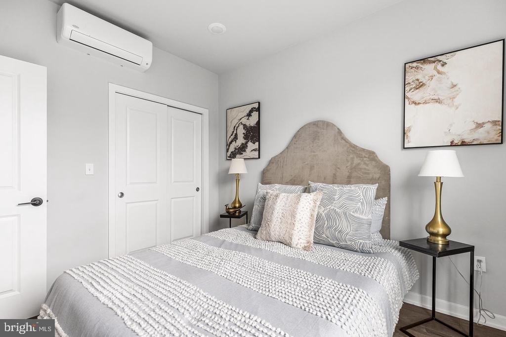 5542 Ridge Avenue - Photo 7