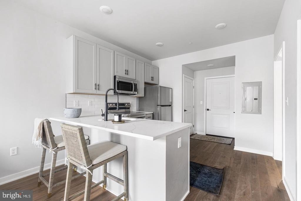 5542 Ridge Avenue - Photo 4