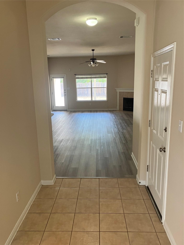 429 Falcon Ln - Photo 13