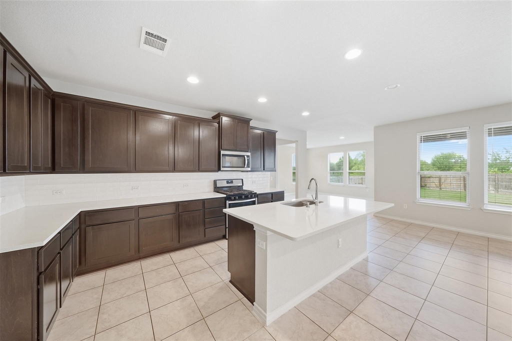 16700 Fresno Cv - Photo 7