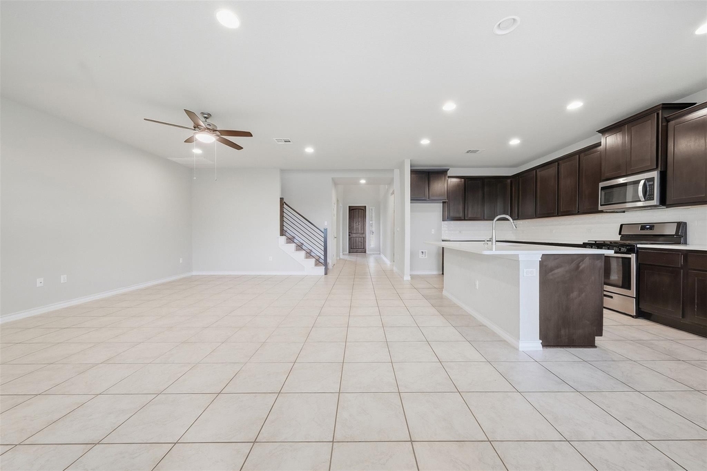 16700 Fresno Cv - Photo 3