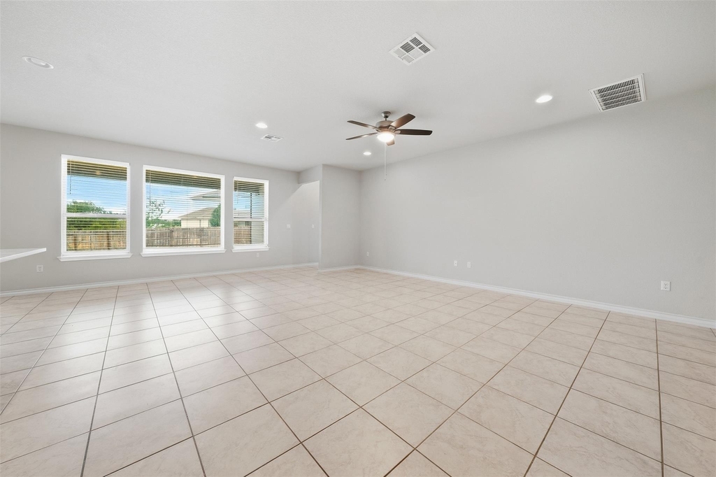 16700 Fresno Cv - Photo 9