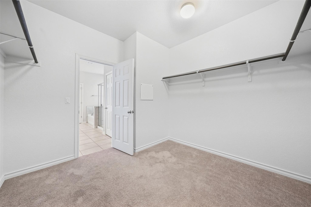 16700 Fresno Cv - Photo 29