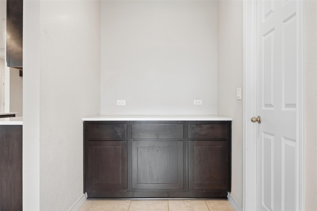 16700 Fresno Cv - Photo 13