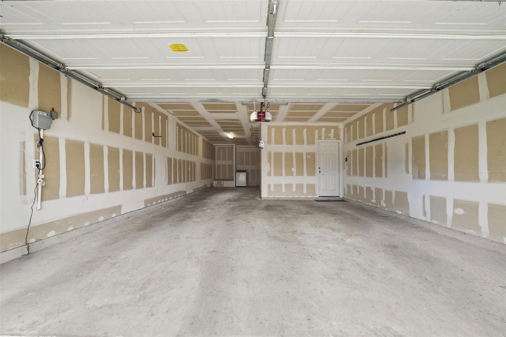 16700 Fresno Cv - Photo 30