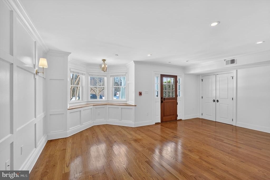200 W Wayne Avenue - Photo 3