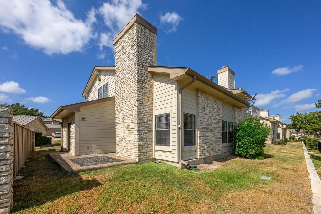 2201 Lakeway Blvd - Photo 26