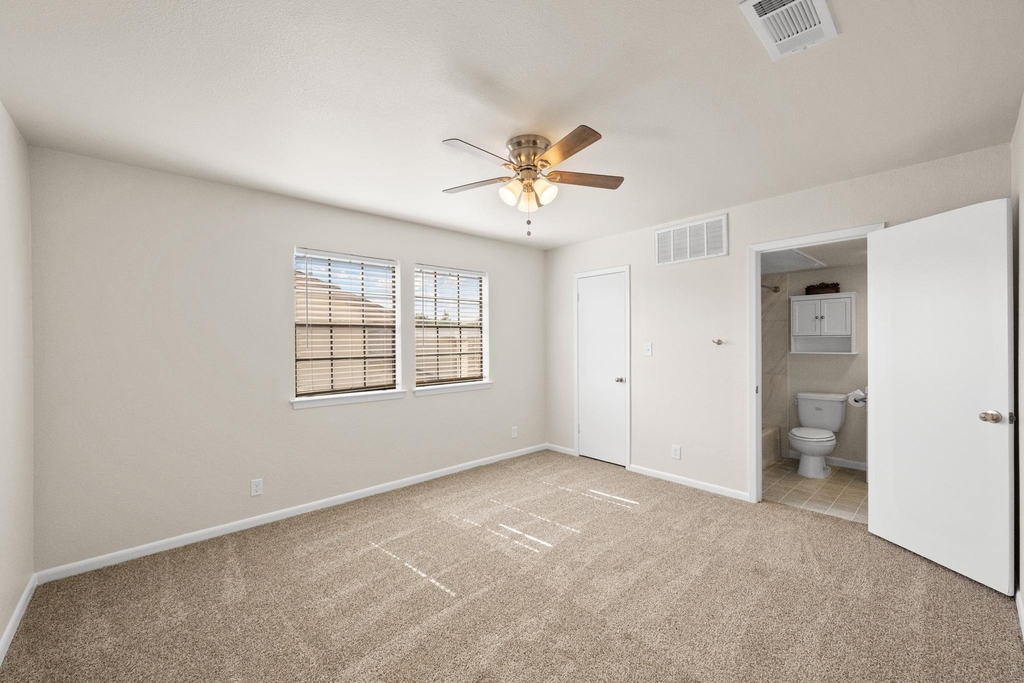 2201 Lakeway Blvd - Photo 22