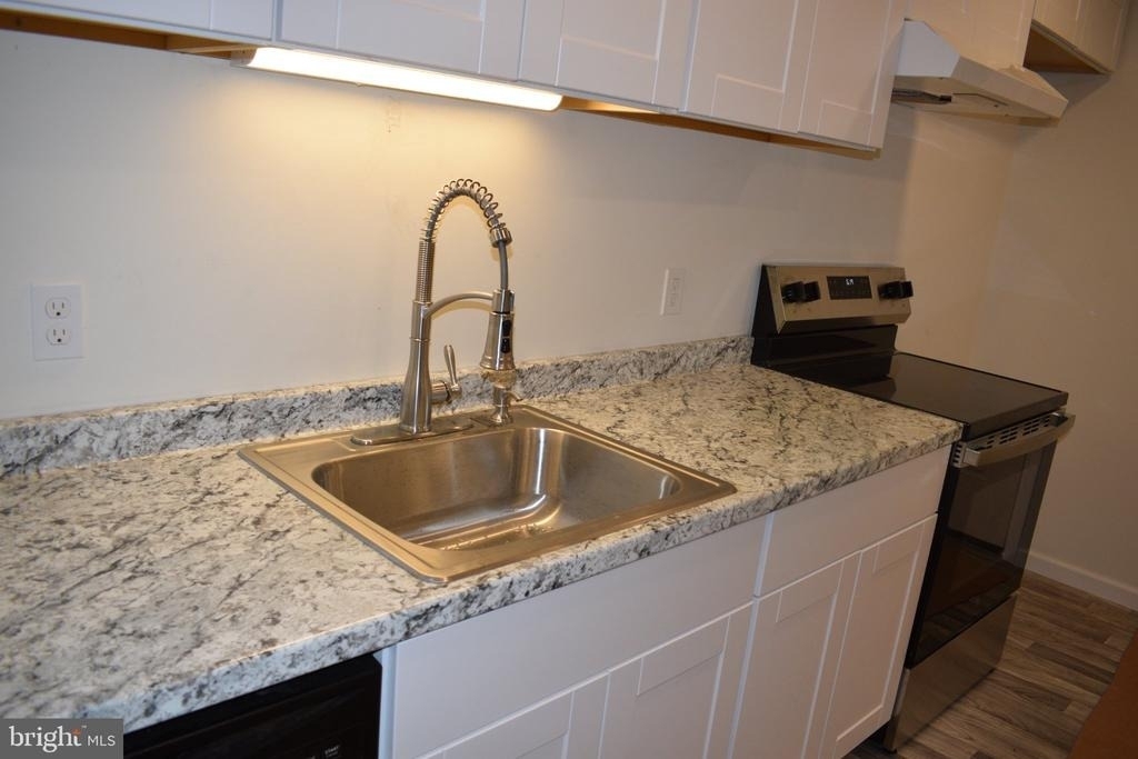 2101 Hill Road - Photo 6