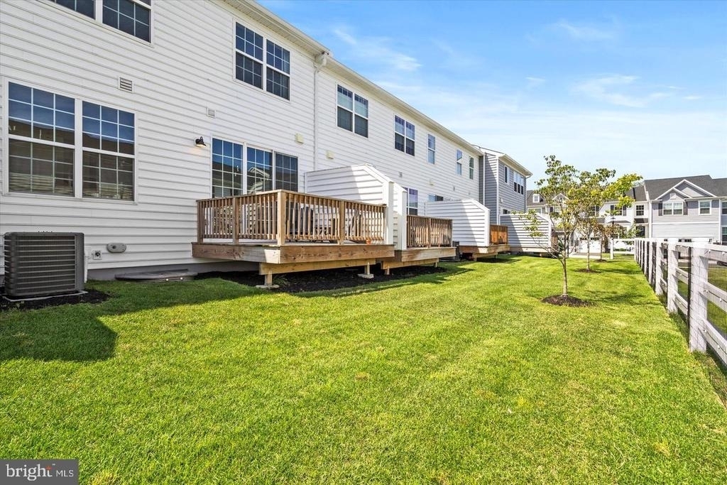 3327 Poplar Place - Photo 25