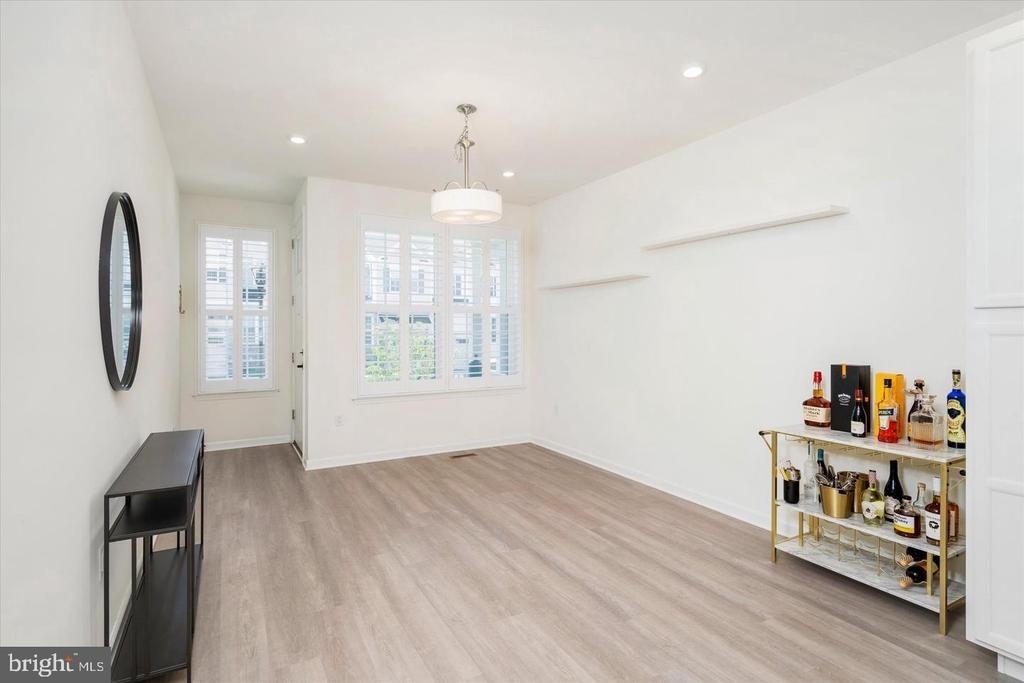 3327 Poplar Place - Photo 2