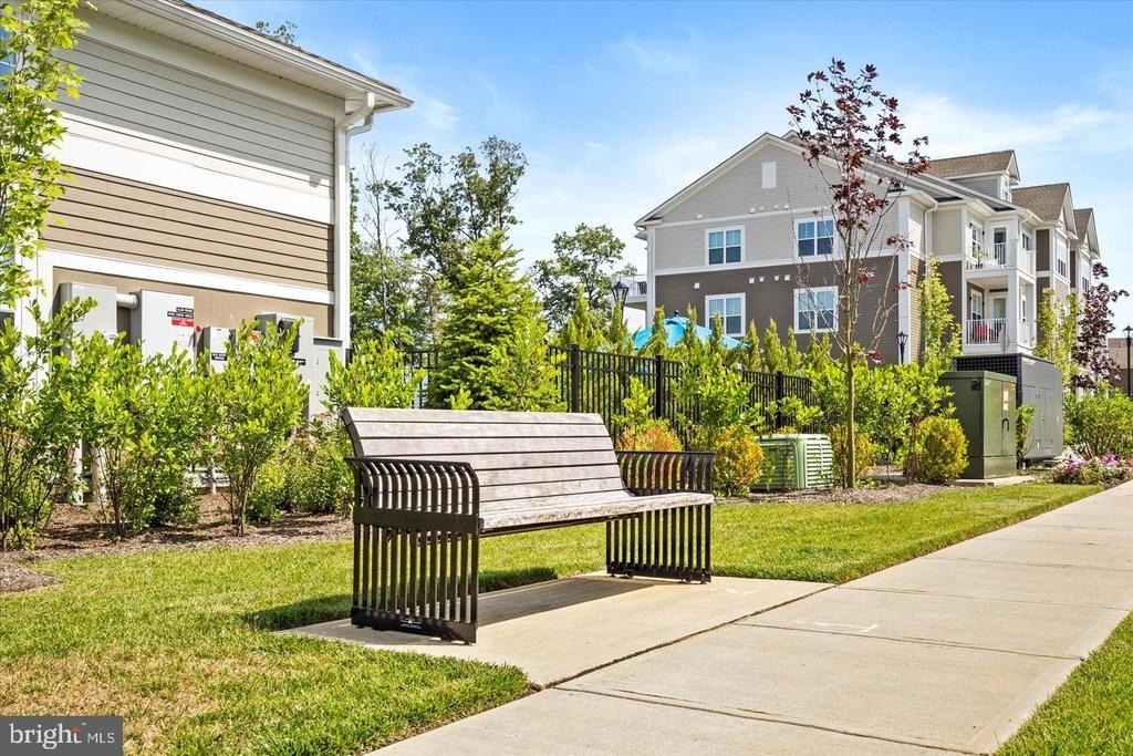 3327 Poplar Place - Photo 35