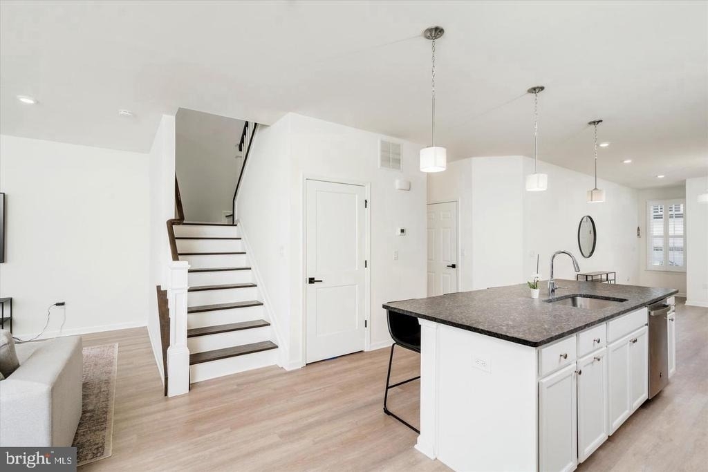 3327 Poplar Place - Photo 5