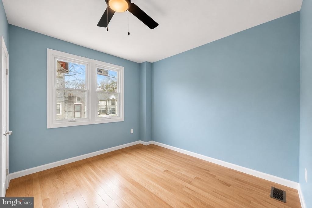 565 Lamberton Street - Photo 6