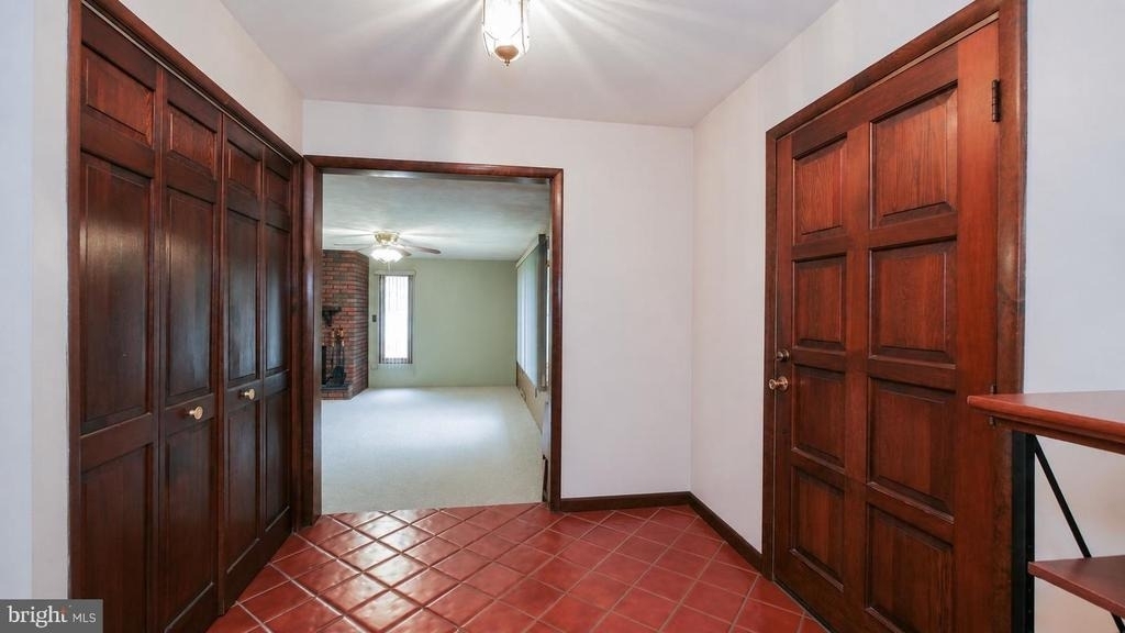 100 Kennedy Boulevard - Photo 3