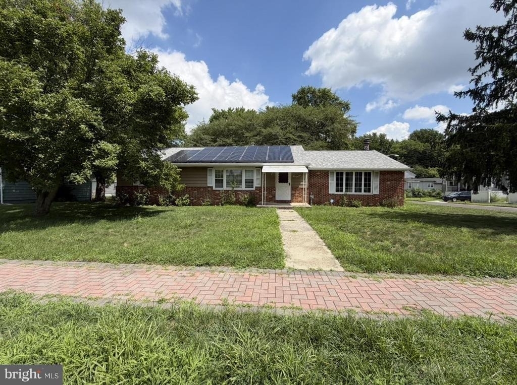 100 Kennedy Boulevard - Photo 0