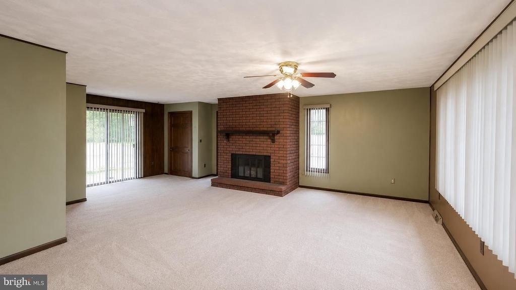 100 Kennedy Boulevard - Photo 8