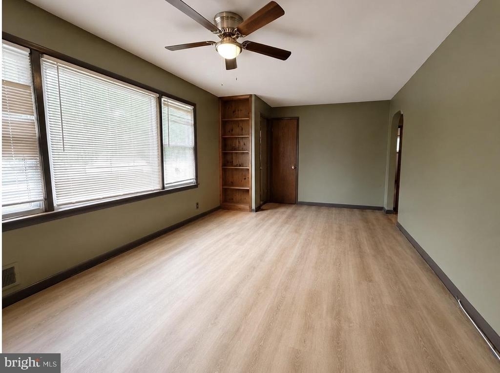 100 Kennedy Boulevard - Photo 13
