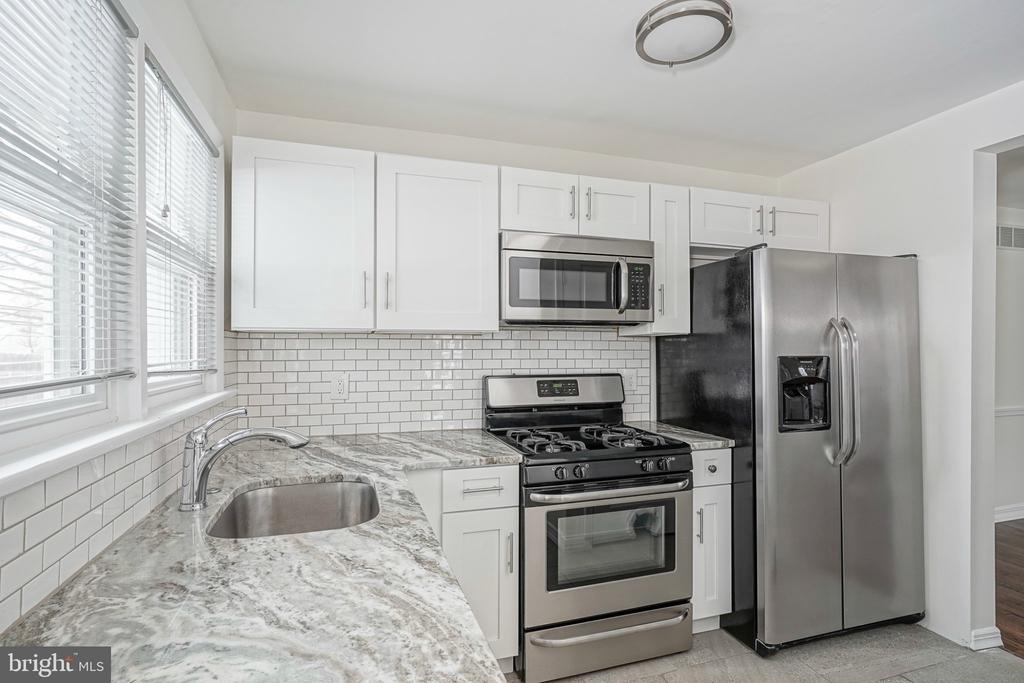 20 E Landing Road - Photo 9