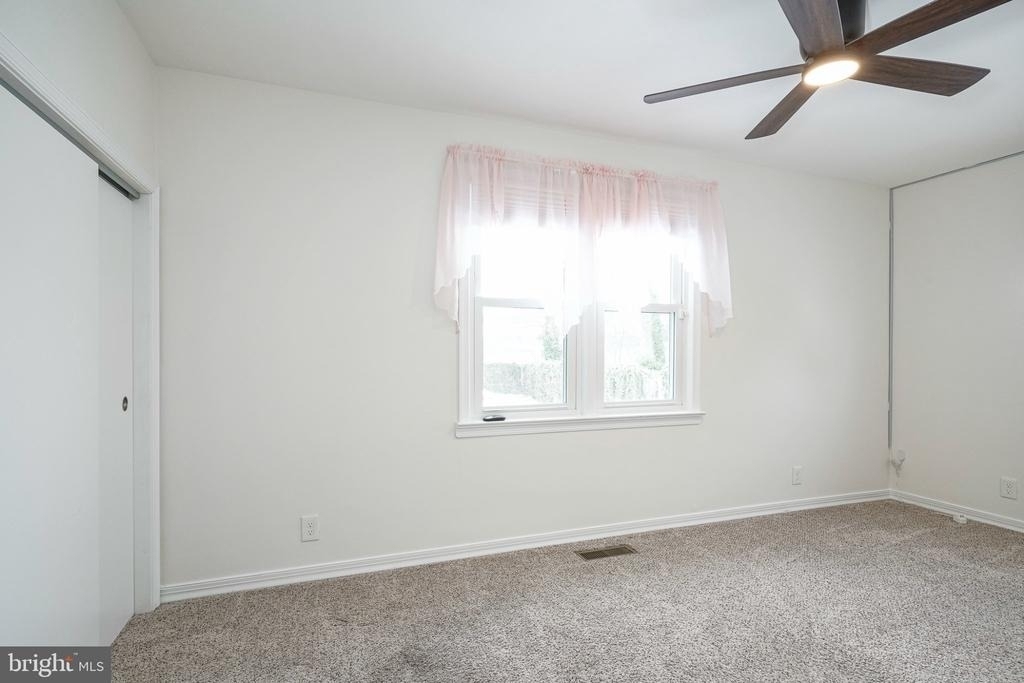 20 E Landing Road - Photo 12