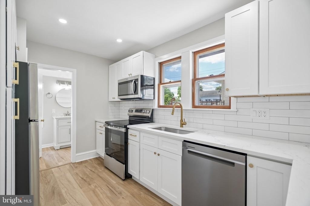 102 E Park Avenue - Photo 7
