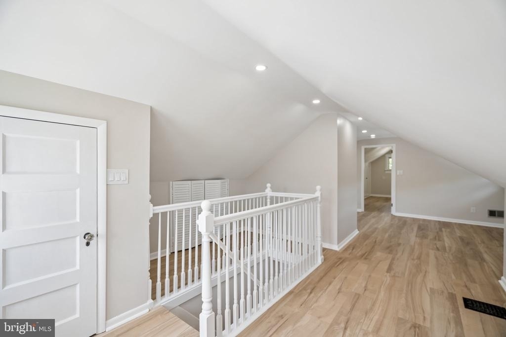 102 E Park Avenue - Photo 9