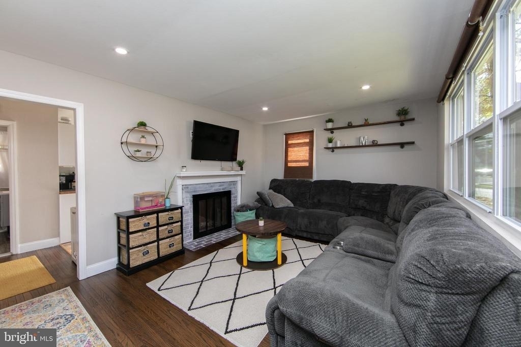 521 5th Avenue - Photo 3