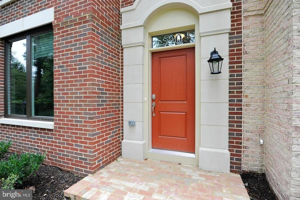 520 Harborview Drive - Photo 2
