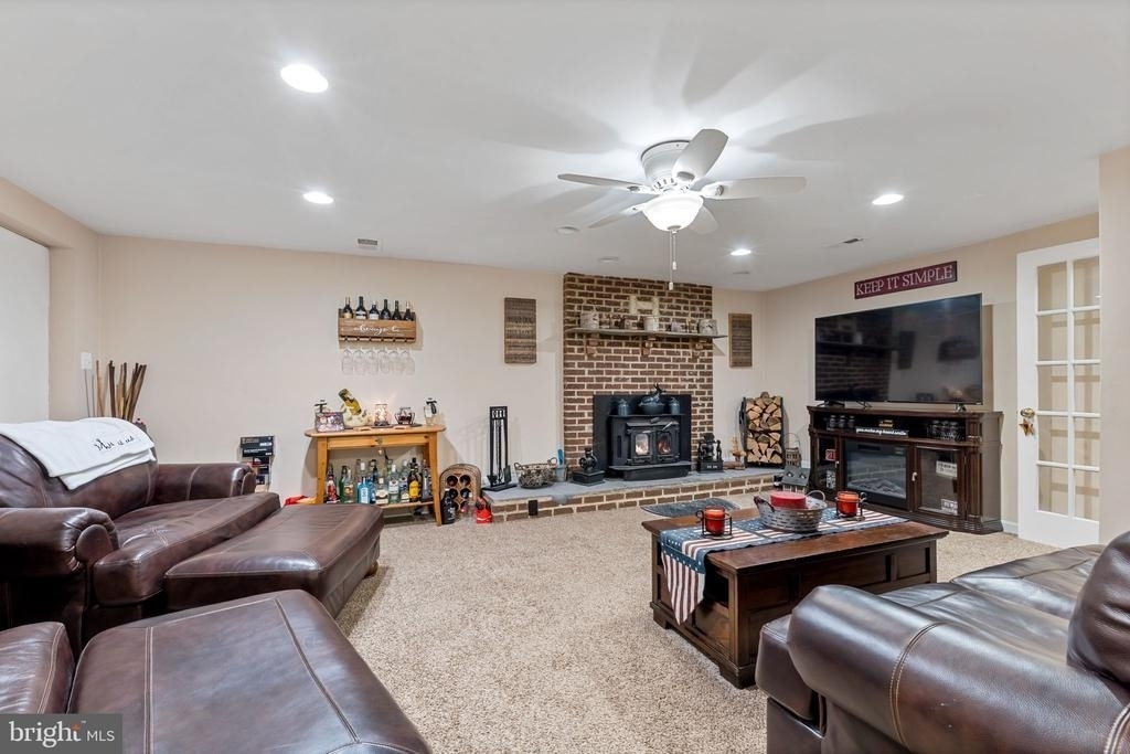 8805 Rosanne Court - Photo 10
