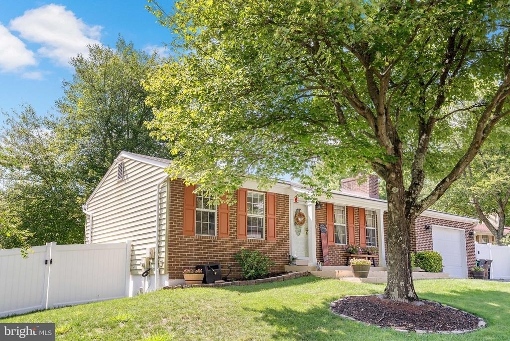 8805 Rosanne Court - Photo 1