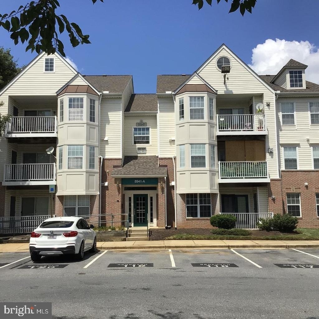 8941 Town Center Cir - Photo 0