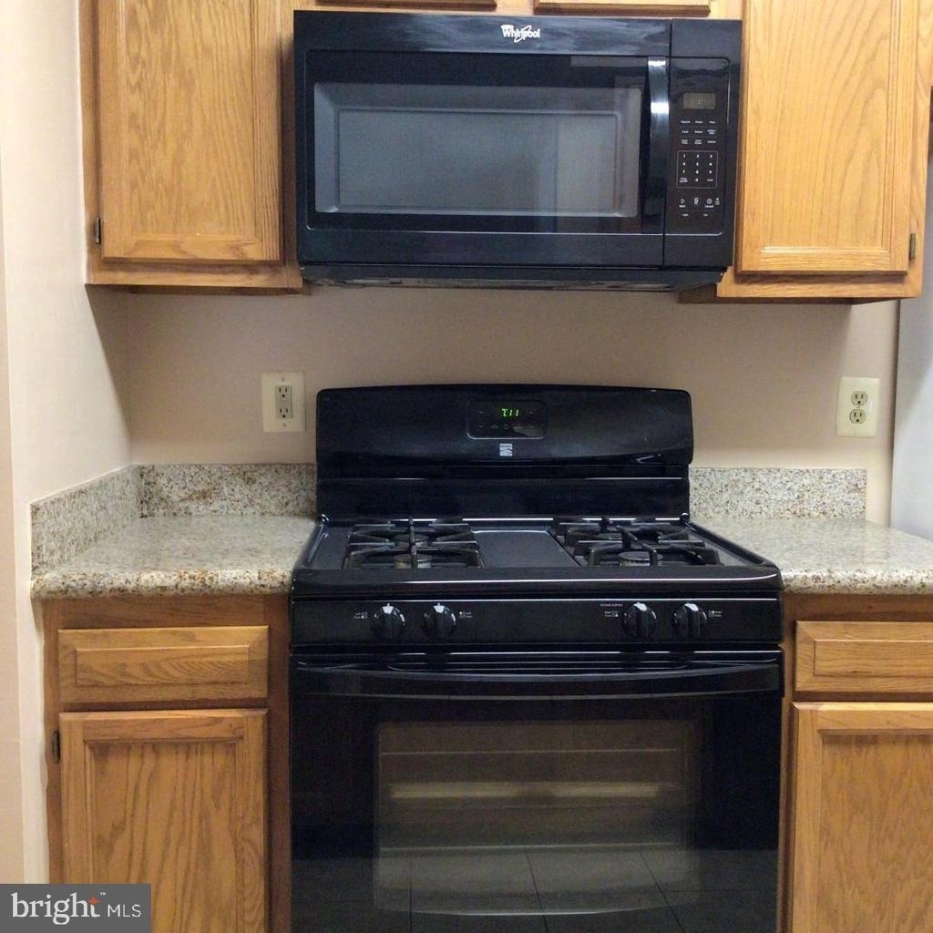 8941 Town Center Cir - Photo 7