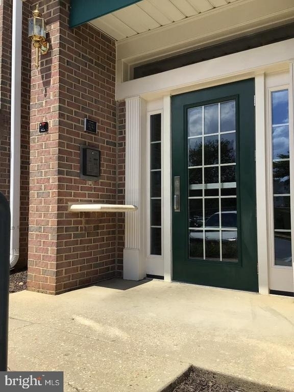 8941 Town Center Cir - Photo 26