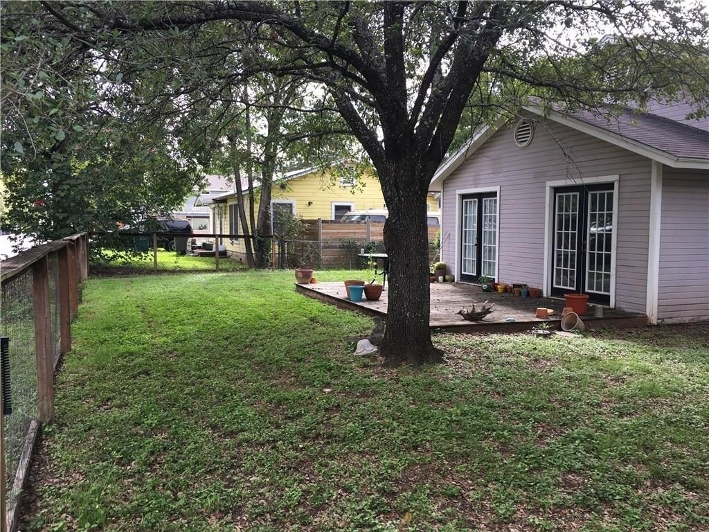 5302 Avenue G - Photo 2