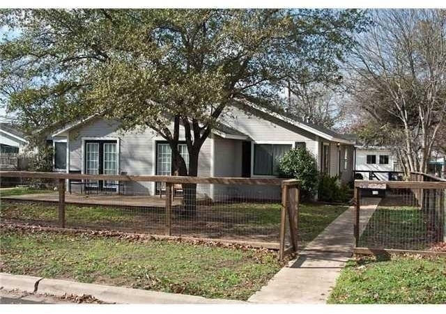 5302 Avenue G - Photo 0