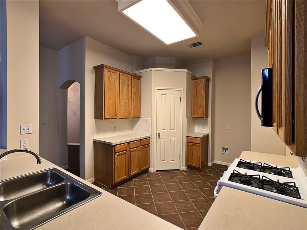 5726 Taylorcrest Dr - Photo 12
