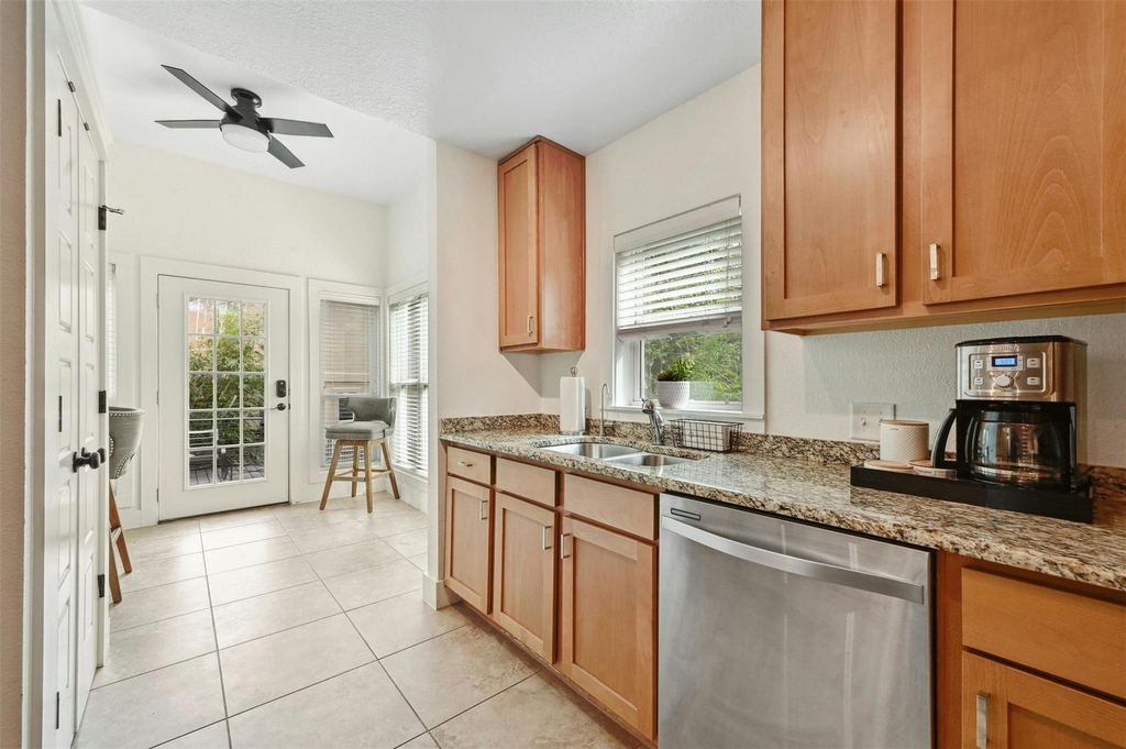 1301 Newning Ave - Photo 8