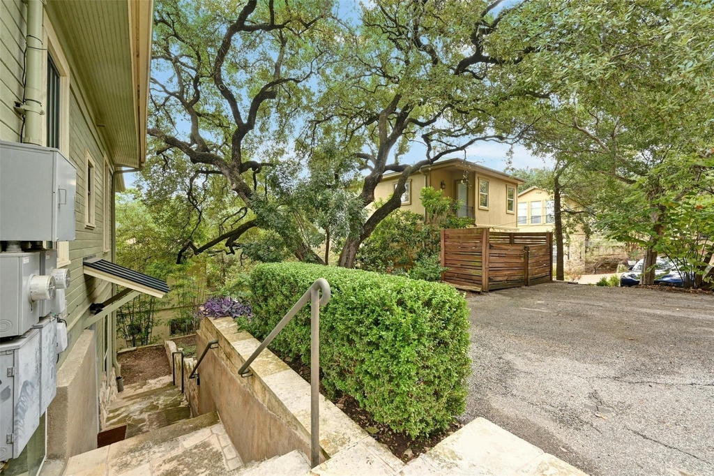1301 Newning Ave - Photo 23