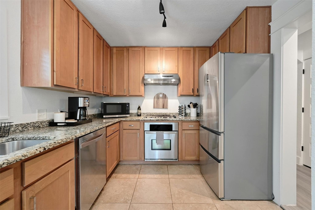 1301 Newning Ave - Photo 7